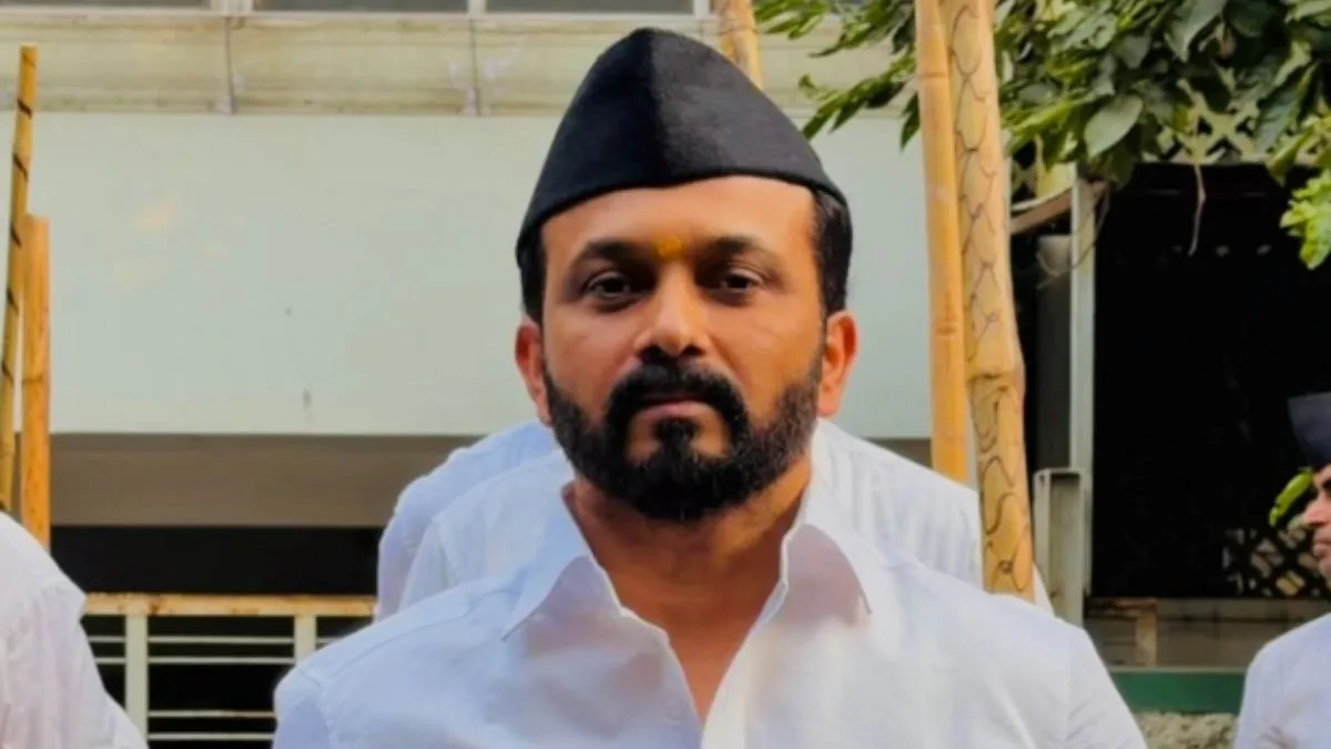 क्रिकेटर केदार जाधव करने वाले हैं राजनीति में डेब्यू? RSS की ड्रेस पहनकर कार्यक्रम में हुए शामिल