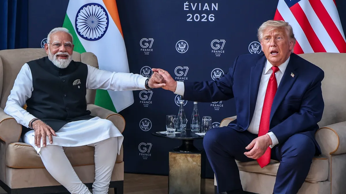 रूसी तेल खरीदो,कोई टैक्स नहीं लगेगा! ट्रंप ने भारत पर 100% टैरिफ लगाने वाला कानून रोका, किन देशों को राहत?