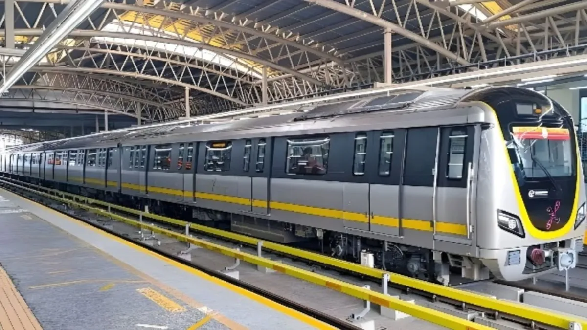 Namma Metro: ಹಳದಿ ಮೆಟ್ರೋ ಮಾರ್ಗದ ಹಳಿಗೆ ಹಾರಿ ಜೀವಬಿಟ್ಟ ಪತ್ರಕರ್ತ, ಸಂಚಾರ ವ್ಯತ್ಯಯ, ಟಿಕೆಟ್ ಹಣ ಮರುಪಾವತಿ