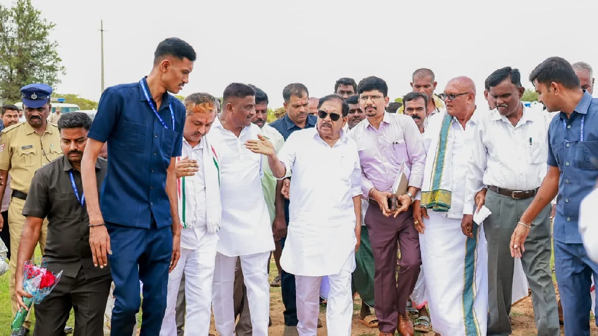 Bangladeshi Immigrants: ಕರ್ನಾಟಕದಲ್ಲಿ 19 ಲಕ್ಷ ಬಾಂಗ್ಲಾವಾಸಿಗರು ಇದ್ದಾರೆಯೇ: ಉಪ ಮುಖ್ಯಮಂತ್ರಿ ಜಿ. ಪರಮೇಶ್ವರ್ ಹೇಳಿದ್ದೇನ