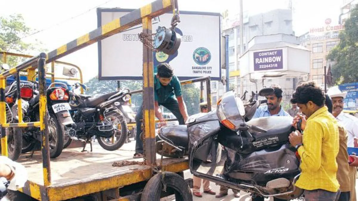 Bengaluru Towing: ಬೆಂಗಳೂರಲ್ಲಿ ಅನಾಥ ವಾಹನಗಳ ತೆರವು ಕಾರ್ಯಾಚರಣೆಯೊಂದಿಗೆ ಟೋಯಿಂಗ್ ಜೋರು!