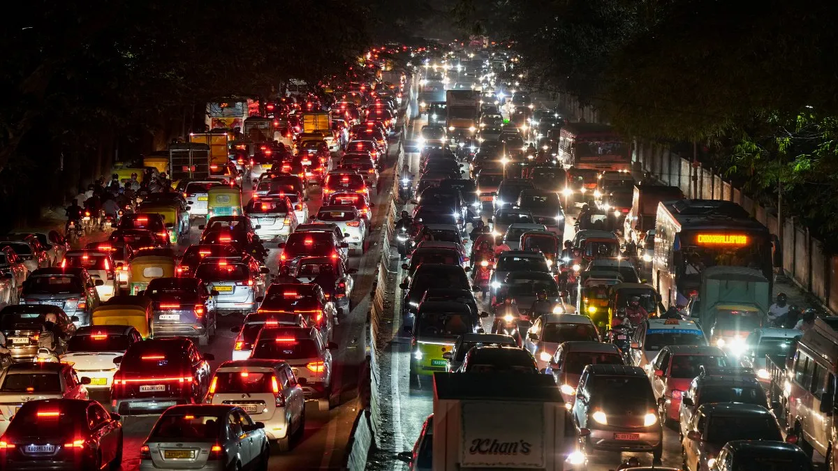 Bengaluru Traffic: ಬೆಂಗಳೂರಿನಲ್ಲಿ ಟ್ರಾಫಿಕ್ ಜಾಮ್ ಸಮಸ್ಯೆ ಕಂಟ್ರೋಲ್‌ಗೆ ಎಐ ಬಳಕೆ: ಪೊಲೀಸ್ ಇಲಾಖೆ ಹೇಳಿದ್ದೇನು