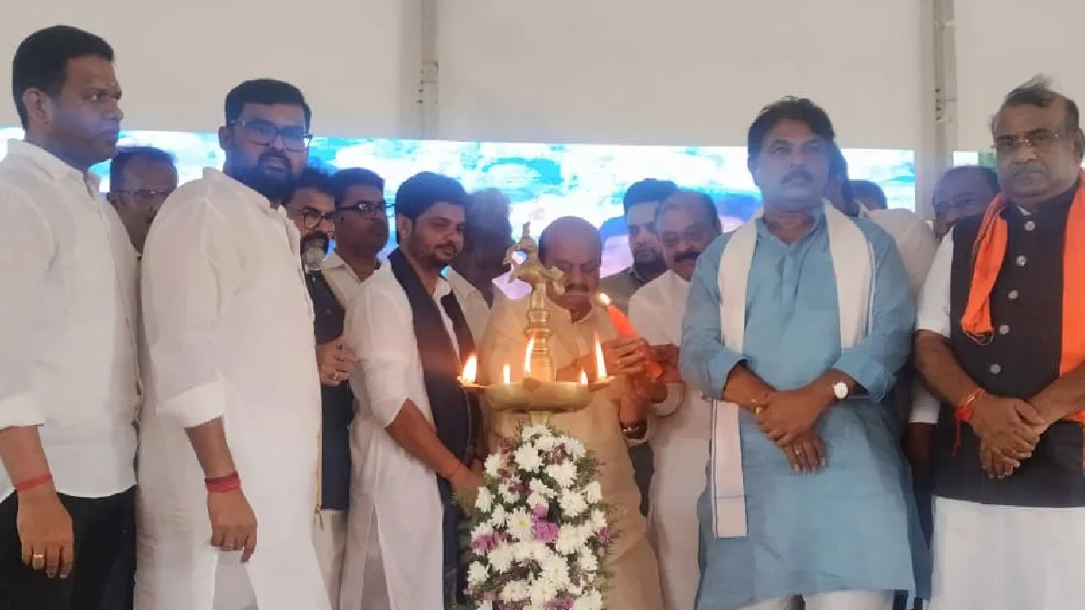 ಕರ್ನಾಟಕ ಸರ್ಕಾರದ ಬಳಿ ರಸ್ತೆ ದುರಸ್ತಿಗೂ ದುಡ್ಡಿಲ್ಲ, ಅಭಿವೃದ್ಧಿ ಸ್ಥಗಿತ: ಬಸವರಾಜ ಬೊಮ್ಮಾಯಿ
