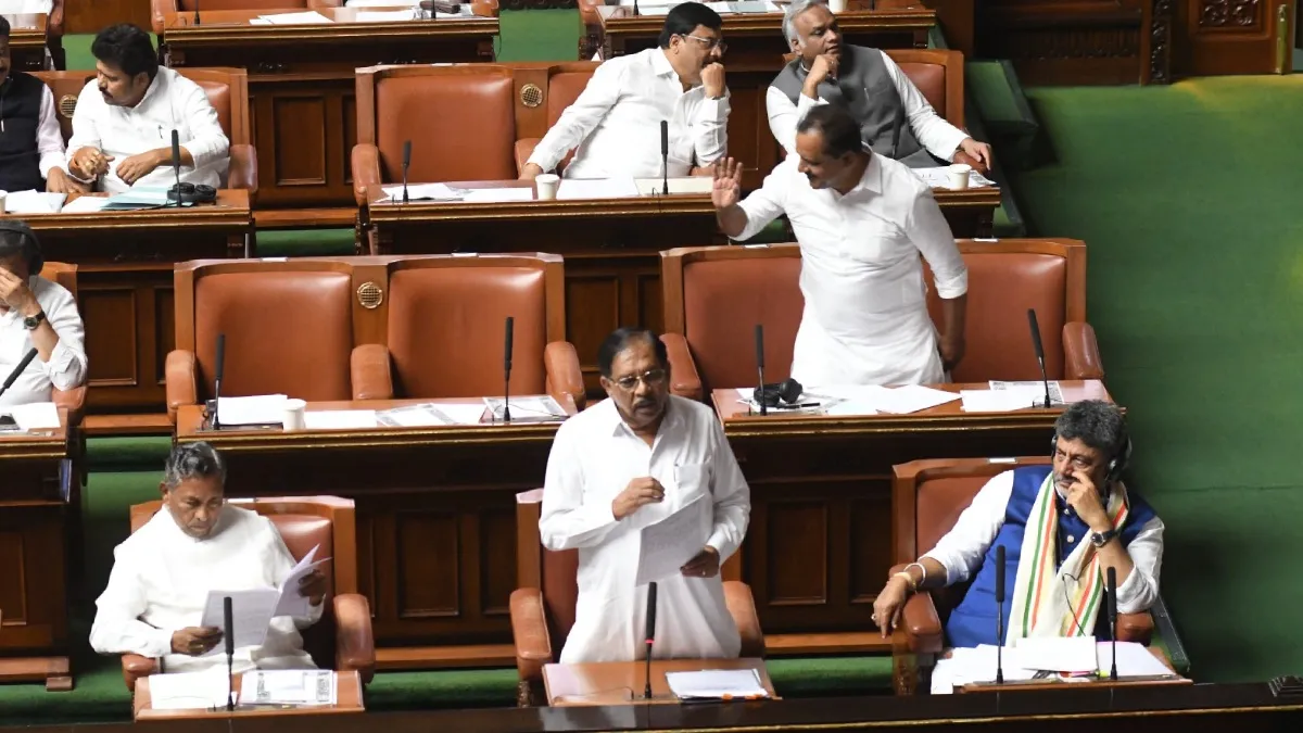 ಮಲ್ಲಿಕಾರ್ಜುನ್ ಖರ್ಗೆ ಭೇಟಿ ನೀಡಿದ ಪ್ರದೇಶ ಶುದ್ಧೀಕರಣ, ಜೀವಂತವಿರುವ ಜಾತಿ ಪದ್ಧತಿಯ ಕರಾಳತೆಗೆ ಸಾಕ್ಷಿ: ಡಾ.ಜಿ.ಪರಮೇಶ್ವರ್
