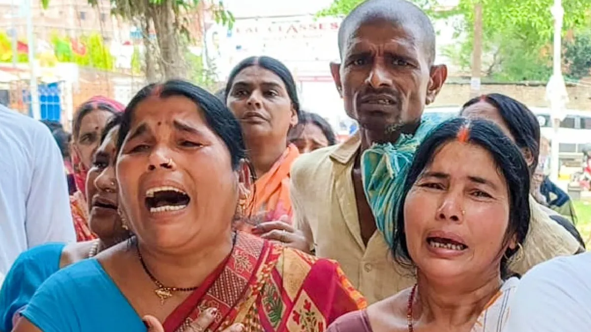ಬಿಹಾರ: ಪವಿತ್ರ ಶ್ರಾವಣ ಆಚರಣೆಯಲ್ಲಿ ಕಾಲ್ತುಳಿತ: ಪಶ್ಚಿಮ ಬಂಗಾಳದಲ್ಲಿ ಭಾರೀ ಬೆಂಕಿ ಅವಘಡ, 2 ಪ್ರಕರಣಗಳಲ್ಲಿ 14 ಜನ ಸಾವು!