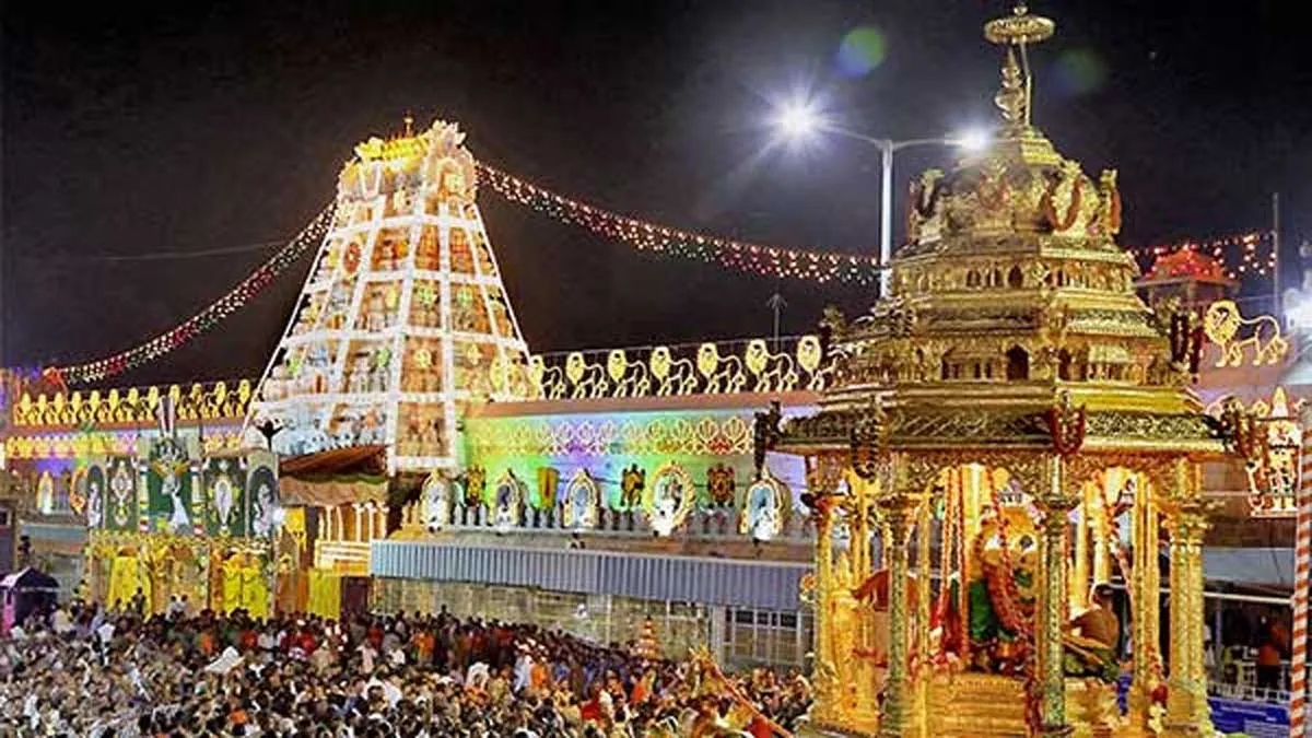 ತಿರುಪತಿಯಲ್ಲಿ ಕ್ಯೂ ನಿಂತ ಭಕ್ತರ ಬಳಿಗೆ ಬರಲಿದೆ ಪ್ರಸಾದ: ಟಿಟಿಡಿಯಿಂದ ನೂತನ ಮೂವಿಂಗ್ ಟೇಬಲ್ ವ್ಯವಸ್ಥೆ ಜಾರಿ