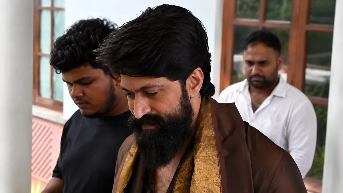 Yash Dharmasthala Visit: ಮಾಡೋದೆಲ್ಲ ಮಾಡ್ಬಿಟ್ಟು ಮಂಜುನಾಥನತ್ರ ಓಡೋಗಿದ್ದೀಯ ಕಂದ : ಮತ್ತೆ ಯಶ್‌ ಕೆಣಕಿದ ರಿಷಿಕಾ ಸಿಂಗ್‌