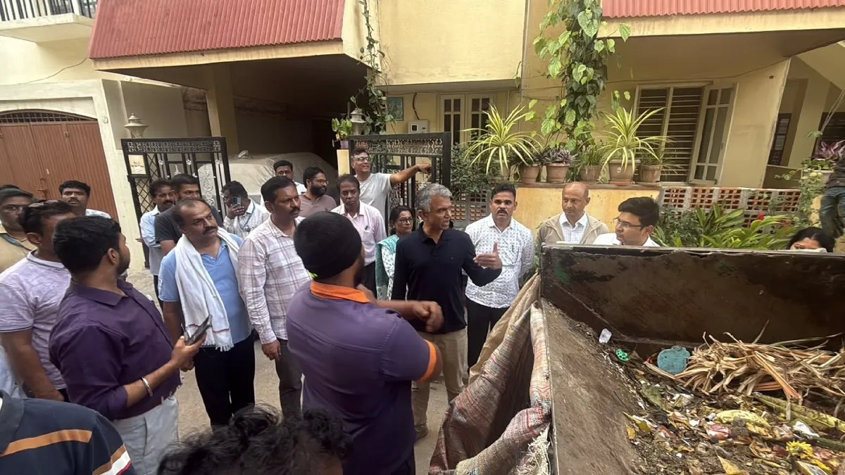 Bengaluru: ಕೆಲಸಕ್ಕೆ ಹಾಜರಾಗದವರನ್ನು ಪರ್ಮನೆಂಟ್‌ ಮಾಡೋದು ಹೇಗೆ? : ಪೌರ ಕಾರ್ಮಿಕರಿಗೆ ಸಚಿವರ ತರಾಟೆ