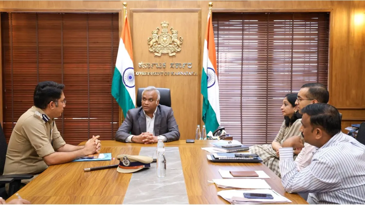Bengaluru Traffic: ಟ್ರಾಫಿಕ್ ಜಾಮ್ ನಿಯಂತ್ರಣಕ್ಕೆ ‘ಸಂಚಾರ ಮಿಷನ್’; ಬೆಳಗಾವಿ, ಹುಬ್ಬಳ್ಳಿಗೆ GTC ಗುಡ್‌ನ್ಯೂಸ್