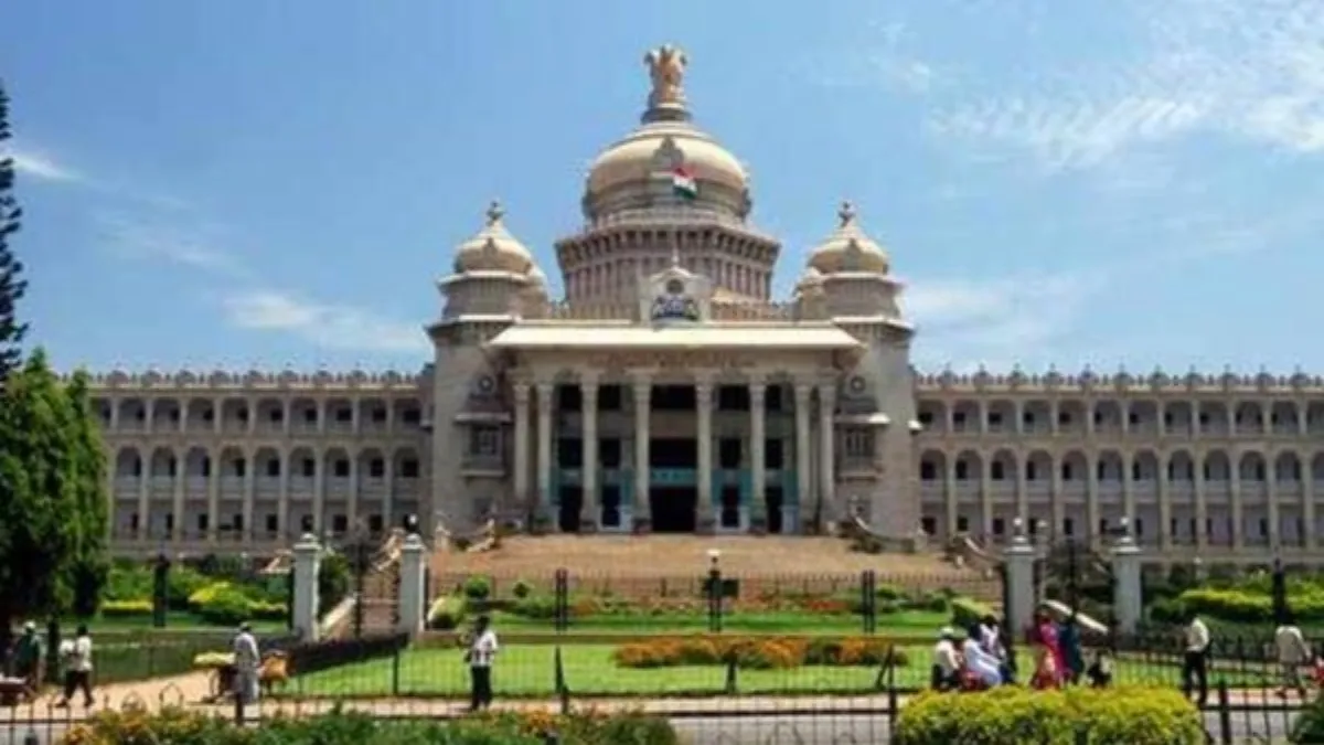 Cabinet Meeting: ರಾಜ್ಯದ ಬಡವರಿಗೆ ‘ಫ್ರೀ ಸೈಟ್’ ಭಾಗ್ಯ; 15 ಲಕ್ಷ ನಿವೇಶನ ಹಂಚಿಕೆಗೆ ಸರ್ಕಾರ ಗ್ರೀನ್ ಸಿಗ್ನಲ್
