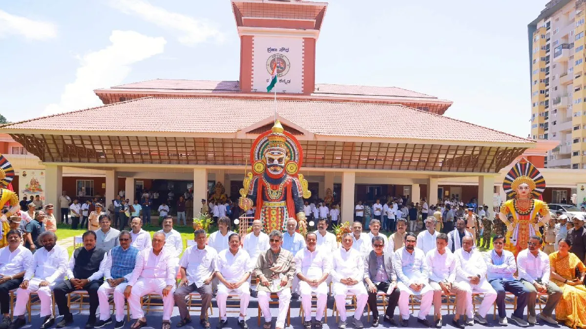 ಕರಾವಳಿಗರ ಕೈಗೆ ರಕ್ತ ಸವರುವುದನ್ನೇ ಕೆಲಸವನ್ನಾಗಿ ಮಾಡಿಕೊಂಡಿದ್ದ ಬಿಜೆಪಿಗೆ ಇದು ಸಹಿಸಲಾಗುತ್ತಿಲ್ಲ: ಪ್ರಿಯಾಂಕ್ ಖರ್ಗೆ ತಿರುಗೇಟು