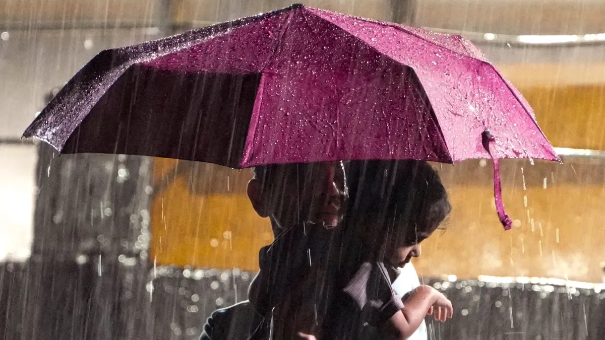 Karnataka Weather: ಬೆಂಗಳೂರು ಸೇರಿ ರಾಜ್ಯದ ಈ 9 ಜಿಲ್ಲೆಗಳಲ್ಲಿ ಮಳೆ ಮುನ್ಸೂಚನೆ; ಕರಾವಳಿಯಲ್ಲಿ ಬಿರು ಬಿಸಿಲ