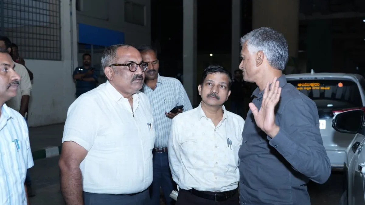 ರಾತ್ರಿ ದಿಢೀರ್ ರೌಂಡ್ಸ್‌ಗೆ ಇಳಿದ ಕೃಷ್ಣ ಬೈರೇಗೌಡ; ಬೀದಿ ದೀಪ, ಪಾದಚಾರಿ ಮಾರ್ಗ ಅವ್ಯವಸ್ಥೆಗೆ ಅಧಿಕಾರಿಗಳಿಗೆ ಕ್ಲಾಸ್