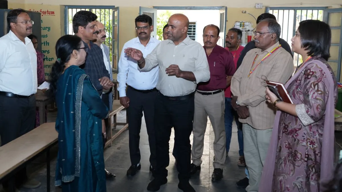 SIR 2026: 18 ವರ್ಷ ಮೇಲ್ಪಟ್ಟ ಅರ್ಹ ಮತದಾರರು ಪಟ್ಟಿಯಿಂದ ಹೊರಗುಳಿಯದಂತೆ ಈ ಕ್ರಮ: ಮುಖ್ಯ ಚುನಾವಣಾಧಿಕಾರಿ ಅನ್ಬುಕುಮಾರ್ ಸೂಚನೆ