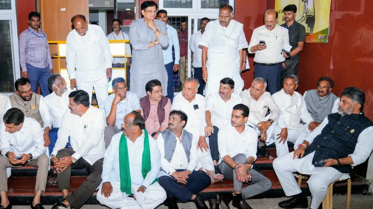 SIR: 20 ವರ್ಷದಿಂದ ನಕಲಿ ಮತ ಹಾಕಿಸಿಕೊಂಡು ಗೆದ್ದ ಕಾಂಗ್ರೆಸ್: ಫೇಕ್ ಮತಗಳಿಗಾಗಿ ಧರಣಿ: ಬೊಮ್ಮಾಯಿ ಗಂಭೀರ ಆರೋಪ