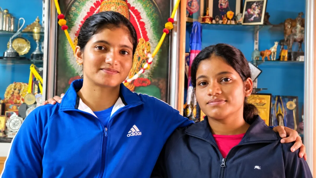 Inspiring story: ಒಂದೇ ಮನೆಯ ಅಕ್ಕ- ತಂಗಿಯ ದೇಶಪ್ರೇಮ! ಒಟ್ಟಿಗೆ BSF ಸೇರಿ ದೇಶ ಸೇವೆಗೆ ನಿಂತ ಬೆಳಗಾವಿಯ ವೀರ ವನಿತೆಯರು