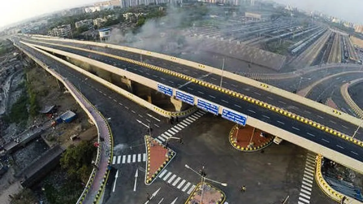 Bengaluru Flyover: ಬೆಂಗಳೂರಿನ ಫ್ಲೈಓವರ್‌ ಯೋಜನೆಗಳಿಗೆ ಜನವಿರೋಧ; 900 ಕೋಟಿ ರೂ. ಯೋಜನೆ ಕೈಬಿಡಲು ಆಗ್ರಹ!