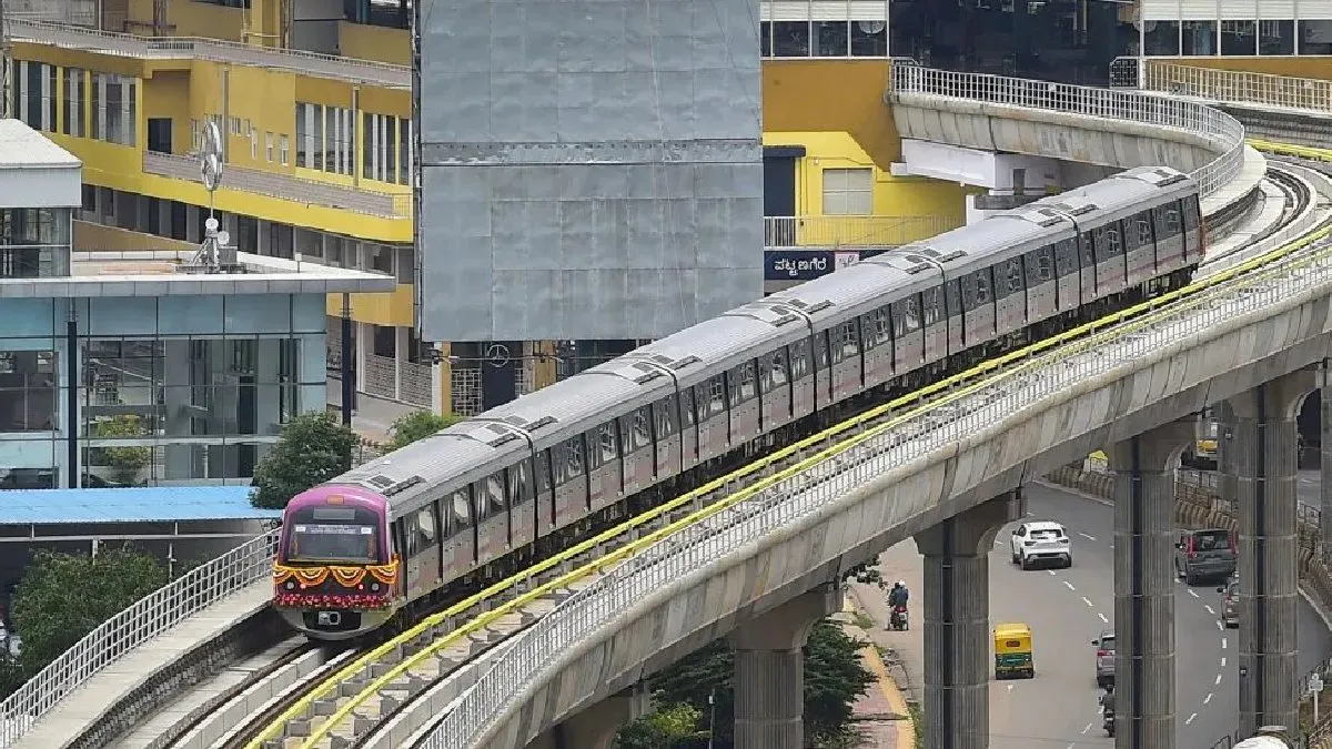 Bengaluru Metro Purple Line: ಹಳಿದ ಜಿಗಿದ ವ್ಯಕ್ತಿ! ಬೆಳಬೆಳಗ್ಗೆಯೇ ಪ್ರಯಾಣಿಕರಿಗೆ ಕಿರಿಕಿರಿ, ಸಂಚಾರ ವ್ಯತ್ಯಯ