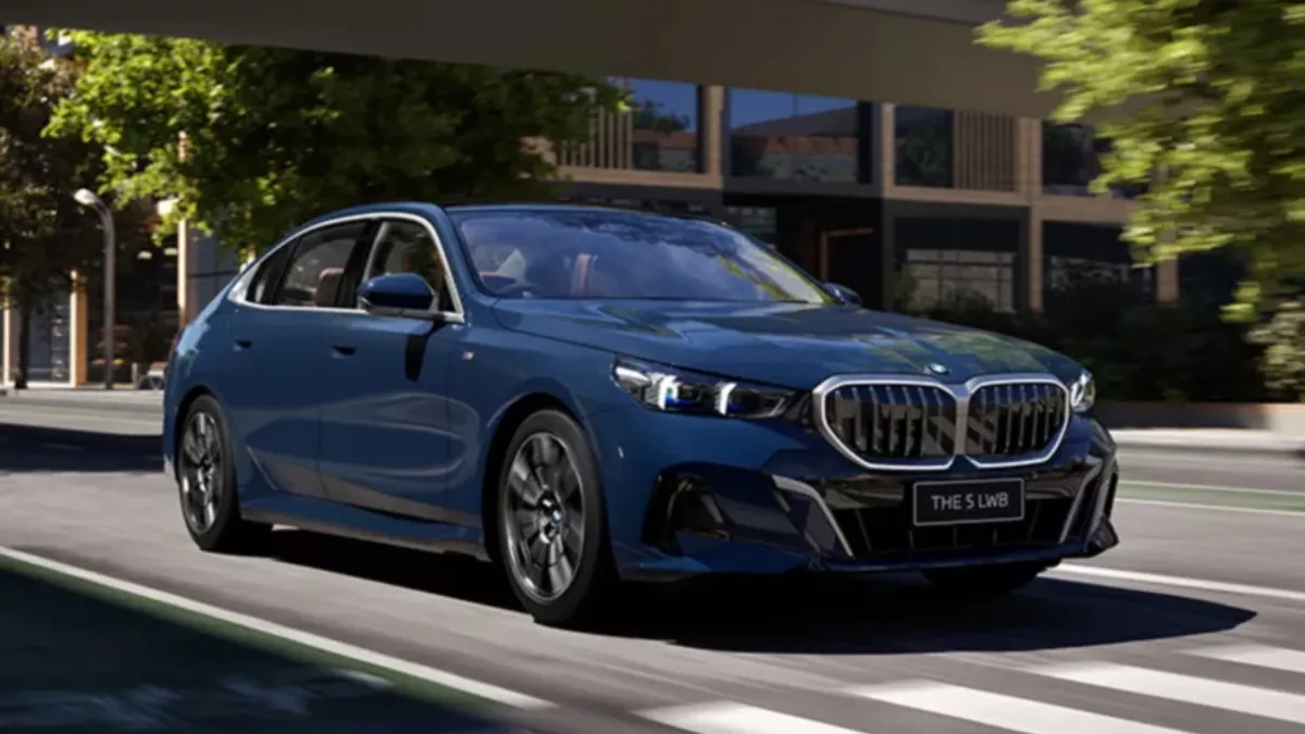 BMW car Gift : ಬಾಸ್ ಇದ್ರೆ ಹೀಗಿರ್ಬೇಕು! ಉದ್ಯೋಗಿಗೆ 43 ಲಕ್ಷದ BMW ಕಾರು ಗಿಫ್ಟ್ ; ಕಾರಣ ಇಷ್ಟೇ