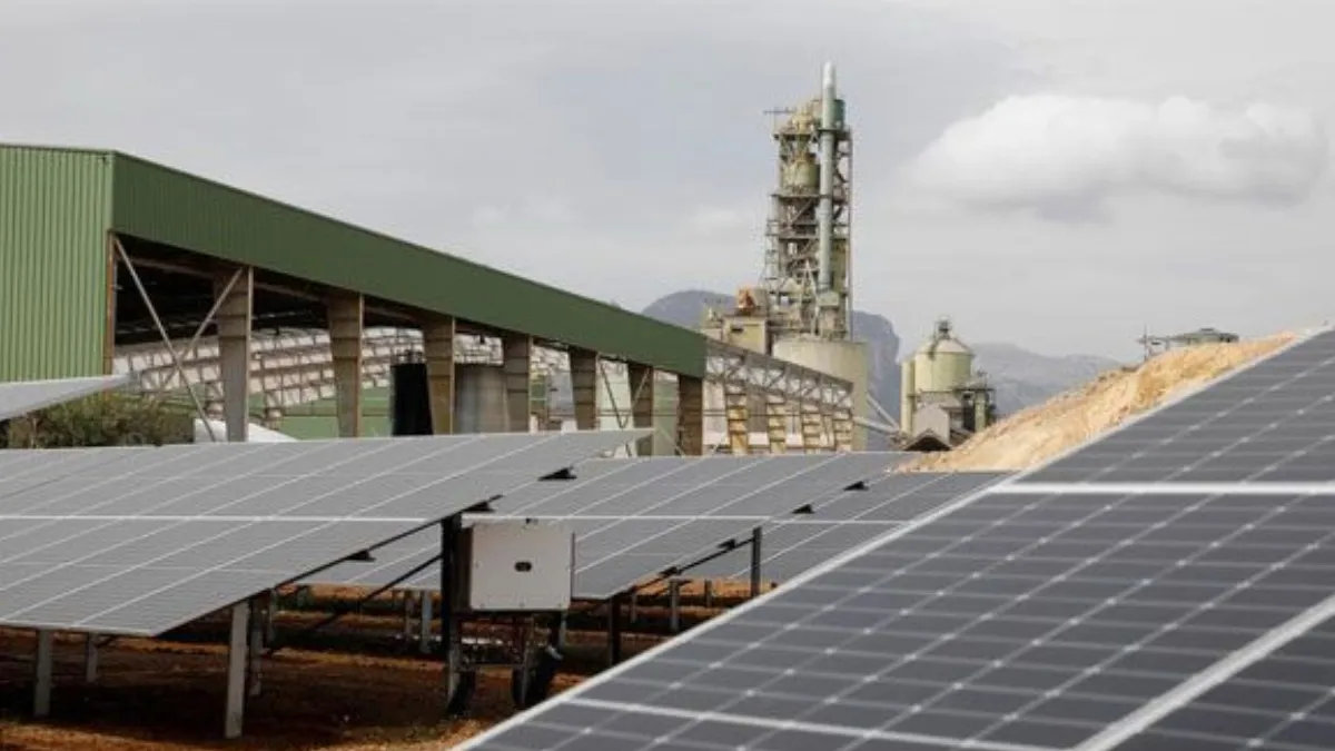 Solar Industry: ತುಮಕೂರಲ್ಲಿ ₹5,000 ಕೋಟಿ ಹೂಡಿಕೆ, 5 GW ಸಾಮರ್ಥ್ಯದ ಸೋಲಾರ್ ಘಟಕ ಸ್ಥಾಪನೆಗೆ ಪ್ಲ್ಯಾನ್