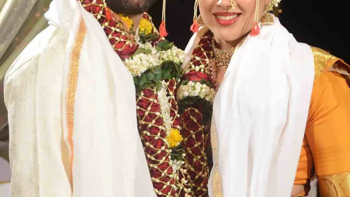 எப்படி இருந்த நான் இப்படி ஆயிட்டேன்! தாயான பிறகு ஆளே மாறிய சூர்யா பட நடிகை.. அவரே பகிர்ந்த போட்டோஸ் பாருங்க!