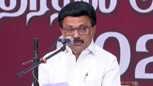 மகளிரை கவர சூப்பர் வாக்குறுதி.. ரூ.5 லட்சம் வரை சுய உதவி குழு பெண்களுக்கு கடன்.. ஸ்டாலின் அறிவிப்பு
