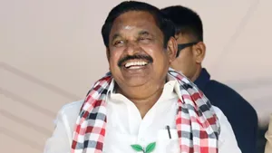 இல்லத்தரசிகளுக்கு ₹2,000, குடும்பத்திற்கு ₹10,000! Familyகளுக்கு எடப்பாடியாரின் 'மெகா' வாக்குறுதிகள்