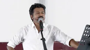 10 நாள்தான் டைம்! வீடு வீடாக போய் ஓட்டு கேளுங்க! நீலாங்கரை வீட்டுக்குள் இருந்தபடியே விஜய் அறிவுரை