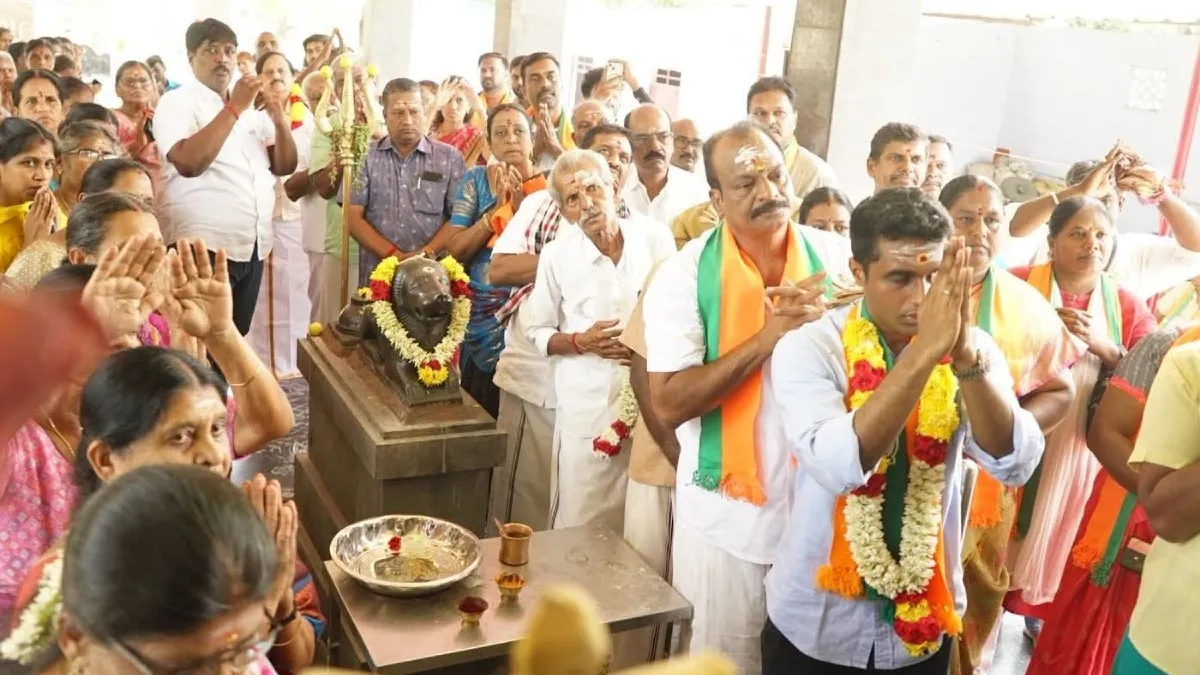"அம்மா குணமாகி வரணும்.. NDA வேட்பாளர்கள் ஜெயிக்கணும்" கோவையில் வானதி சீனிவாசன் இளைய மகன் வழிபாடு!