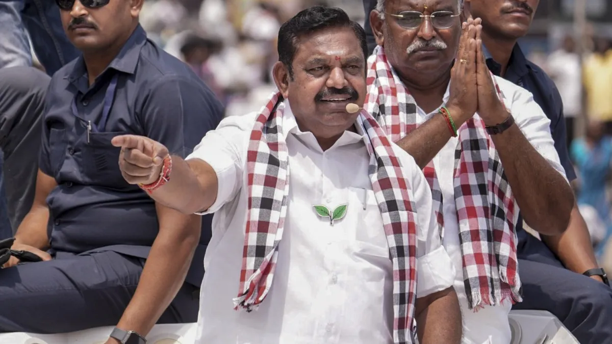 சாதாரண கே.பழனிசாமி.. எடப்பாடி பழனிசாமி ஆனது எப்படி? சொந்த ஊர் பாசம் கொடுத்த மாஸ் அடையாளம்!
