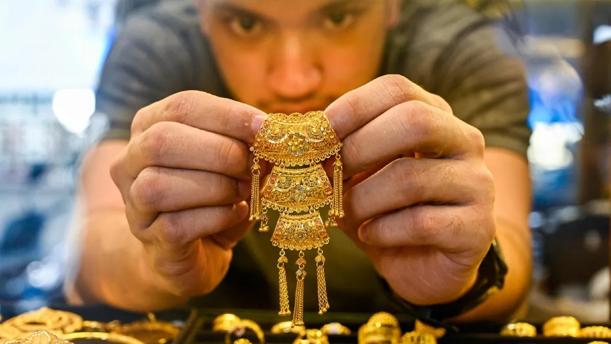 Gold Price: ஏறுமுகத்தில் தங்கம் விலை.. இனி இதுதான் நிரந்தரமா.. தங்க நகை வாங்குவோர் என்ன செய்ய வேண்டும்?