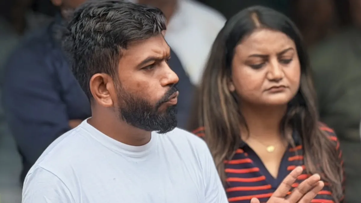 அடுத்த லெவலுக்கு இறங்கிய கரப்பான் பூச்சி கட்சி.. பள்ளிகளில் ஆய்வு செய்து வீடியோ எடுக்க வேண்டுகோள்