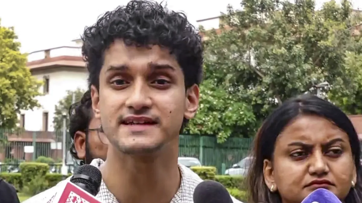 கரப்பான் பூச்சி கட்சி தலைமையை குறிவைக்கும் போலீஸ்? முக்கிய தலைவரின் குடும்பத்தினரிடம் விசாரணை?