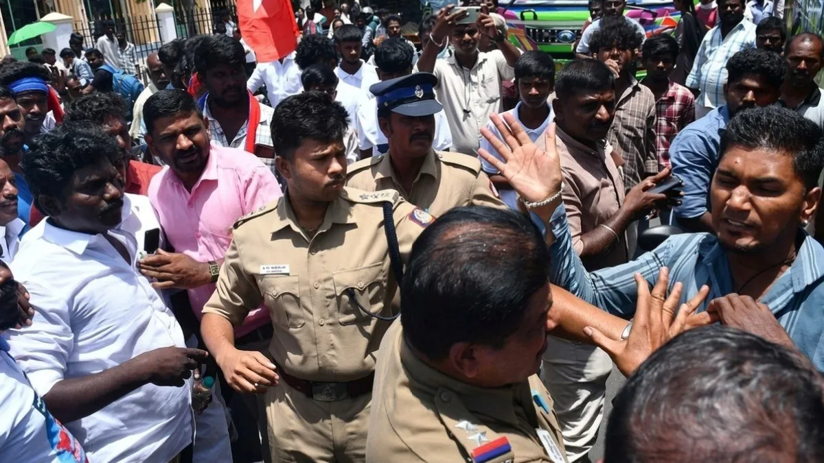 தஞ்சையில் இளைஞரை சிறப்பு எஸ்ஐ முதலில் தாக்கினாரா? விசிக மறியலில் நடந்தது என்ன? போலீஸ் விளக்கம்