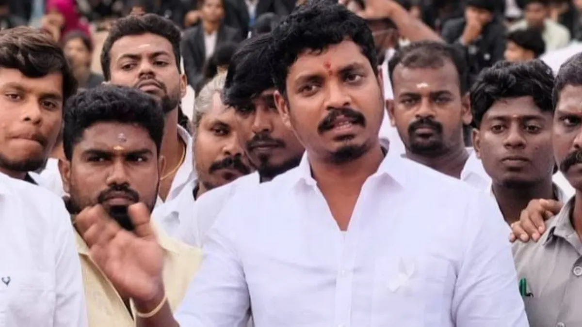 பாட்டிலுக்கு 10 ரூபா To 1000 கோடி புள்ளி! இப்போ எதுவுமே செய்ய முடியலை பாவம்! அமைச்சர் விக்னேஷ் சுளீர்