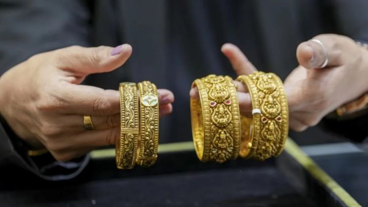 Gold Rate Today: ஜெட் வேகத்தில் உயரும் தங்கம் விலை.. மார்க்கெட் திறந்ததும் அதிர்ச்சி காத்திருக்கு!?