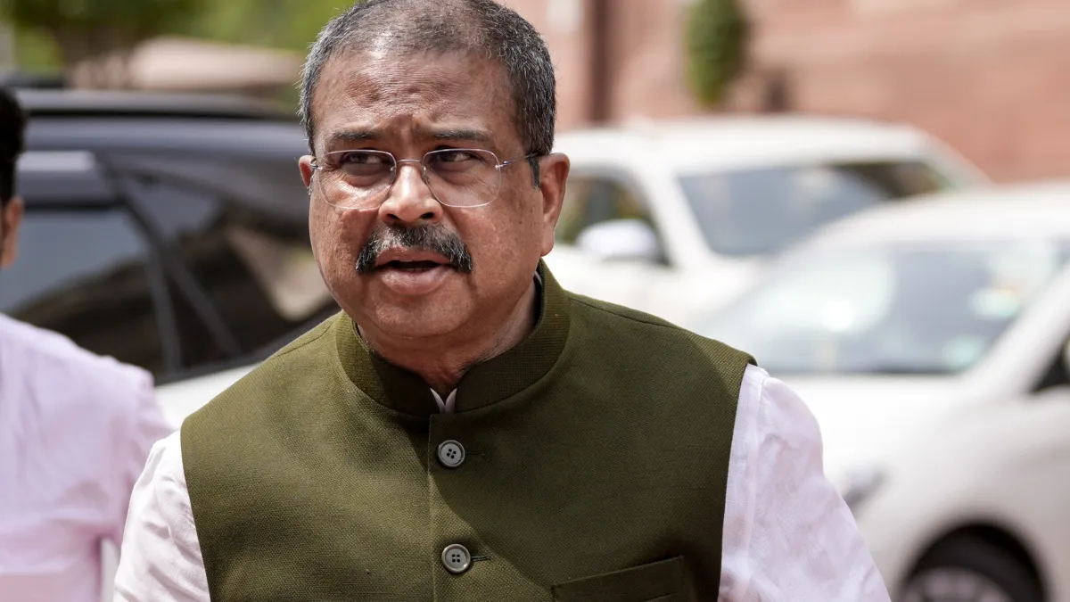 "Gen Z இளைஞர்களை சிலர் தவறாக வழிநடத்துகிறார்கள்.." திடீரென மவுனம் கலைத்த தர்மேந்திர பிரதான்! சர்ச்சை