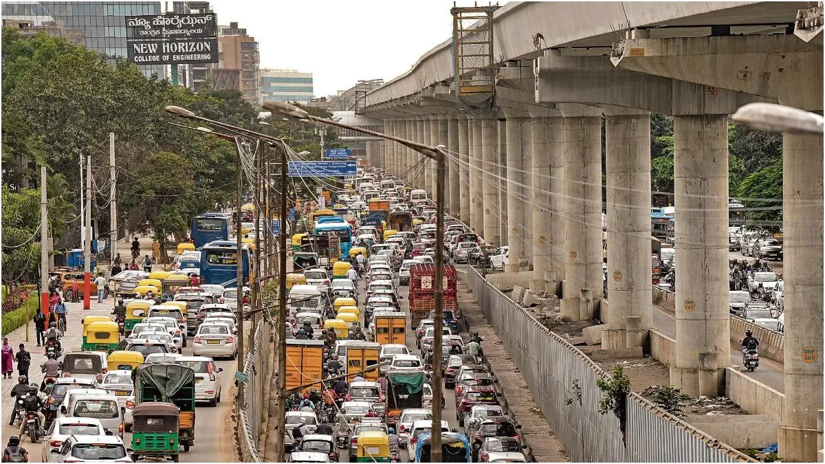 மெட்ரோவ முடிச்சிட்டு ரோட்டுல கை வைங்க! WFH தர்றது கஷ்டம்.. பெங்களூர் ORR ஐடி கம்பெனிகள் அடம்!