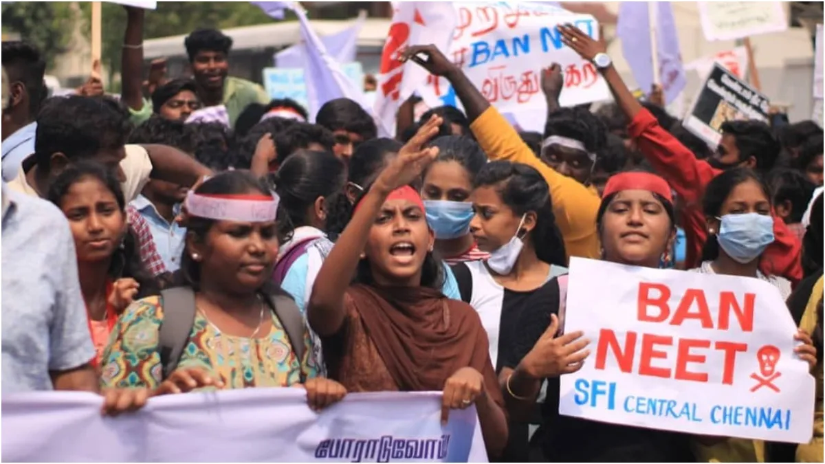 மாணவர்களின் போராட்டத்தை ஒடுக்குவது RSS நடைமுறை! விஜய் அரசுக்கு எதிராக போராட SFI அழைப்பு