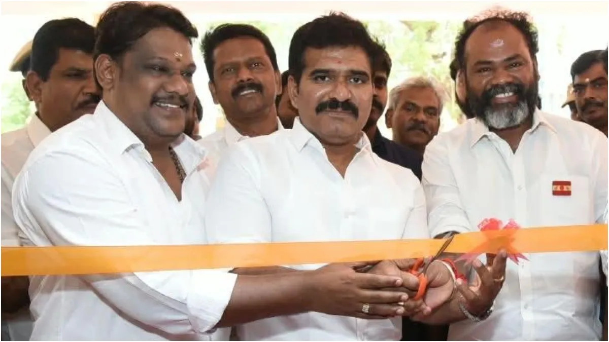 போஸ்டர் என் போட்டோ.. மதுரை தவெகவுக்கு சிடிஆர் நிர்மல்குமார் உத்தரவு.. டென்ஷனான மா.செ.க்கள்!