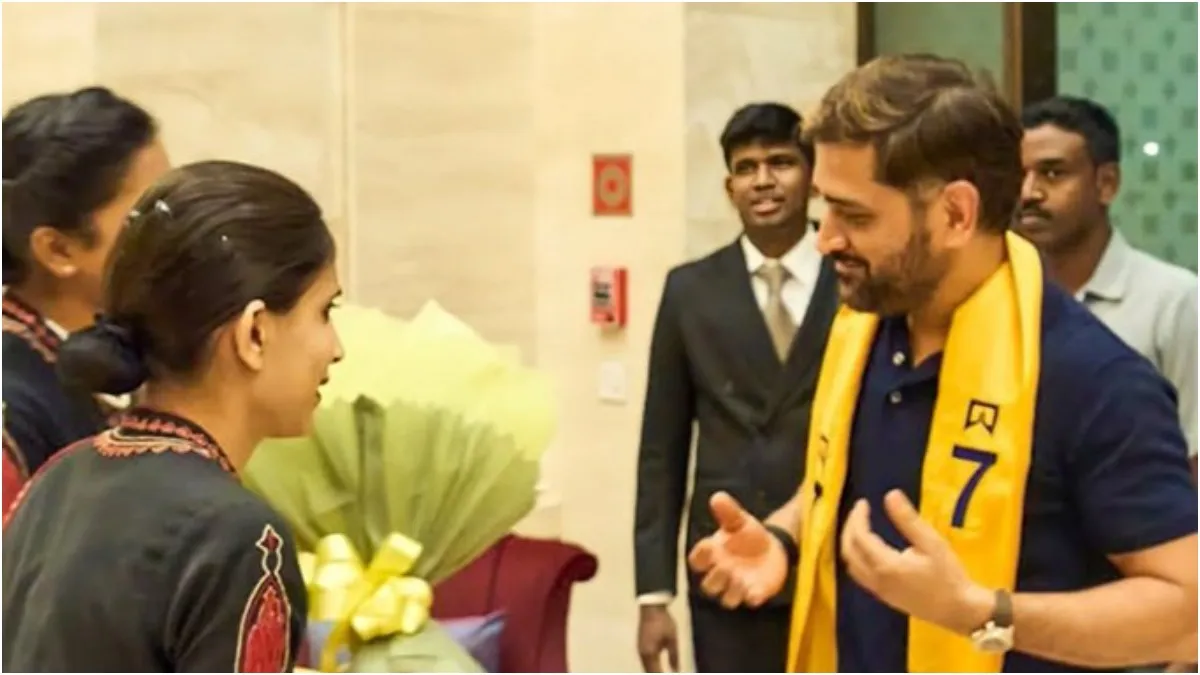 சென்னை வந்த தோனி.. அப்டேட் கொடுக்க தயாரான சிஎஸ்கே நிர்வாகம்.. புதிய பயிற்சியாளர் யார்?