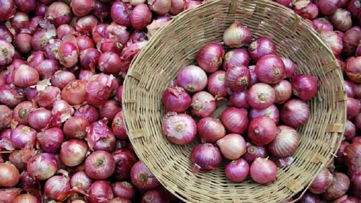 வெங்காயம் கிலோ ரூ.100-க்கு எகிறுமா? சென்னை கோயம்பேட்டில் வரத்து சரிவு.. மத்திய அரசு எடுத்த முடிவு