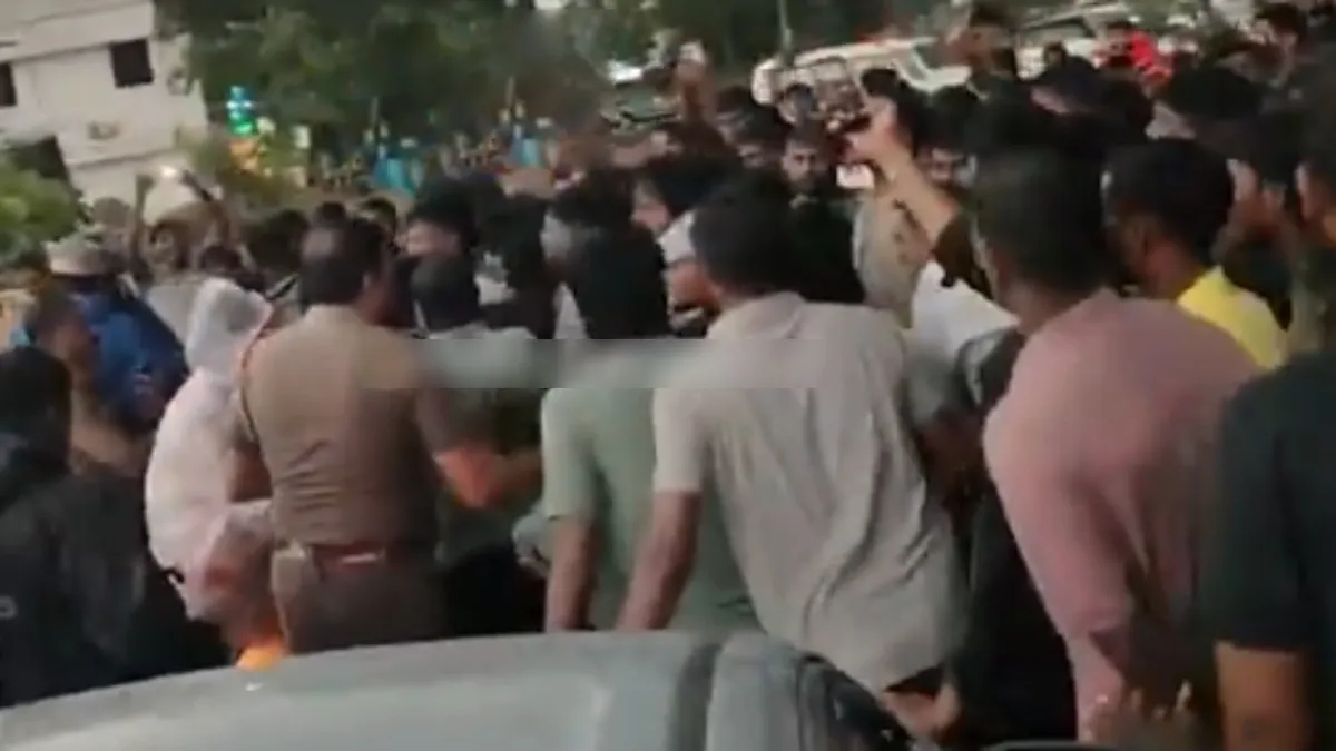 சென்னை OMR சாலையில் திரண்ட 500க்கும் மேற்பட்ட பொதுமக்கள்.. 2 மணி நேரமாக போக்குவரத்து பாதிப்பு!