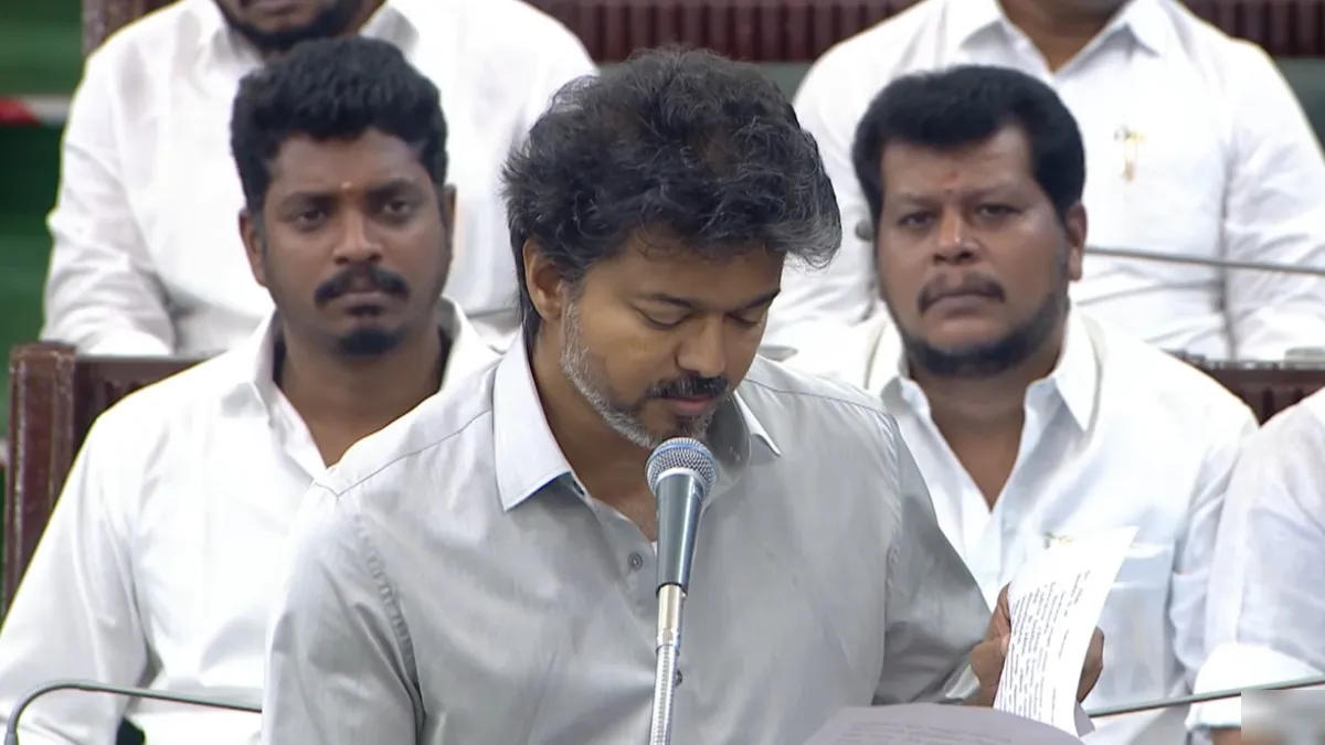 மகளிருக்கு ஆண்டுக்கு 3 இலவச சிலிண்டர்கள்! யாருக்கெல்லாம் கிடைக்கும்? விஜய் அதிரடி அறிவிப்பு