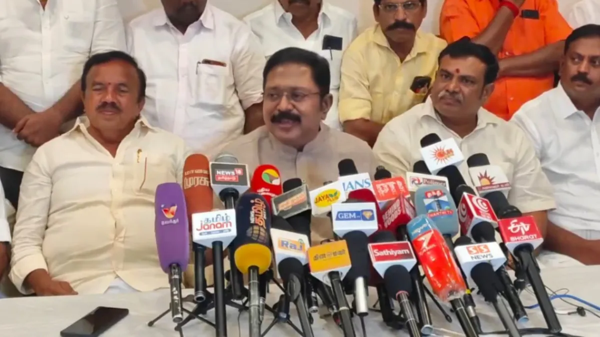 அதிமுகவையும் அமமுகவையும் பிரித்து பார்க்காதீர்! எடப்பாடி பழனிசாமி சொன்னது என்ன? தினகரன் பரபரப்பு