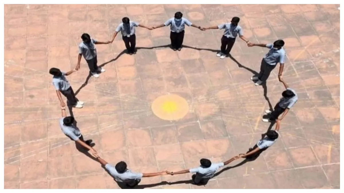 வானியல் அதிசயம்.. புதுச்சேரியில் நிழல் இல்லா நாள்.. அபூர்வமான பூஜ்ய நிழல் நாளை ரசித்த மாணவர்கள்