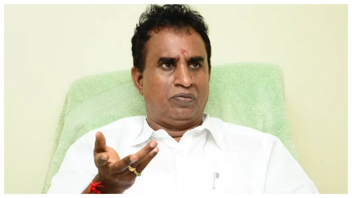 எடப்பாடி தப்பு.. பொள்ளாச்சி ஜெயராமன் ரொம்ப தப்பு.. கோவை அதிமுக கூட்டத்தில் பொங்கிய வேலுமணி