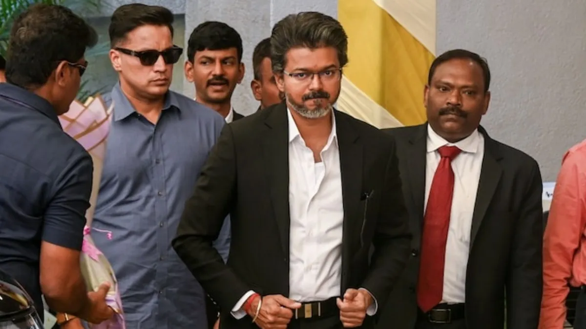 வரும் 10 ஆம் தேதி பிரிட்டன் செல்கிறார் விஜய்.. முதல்வரான பின் முதல் வெளிநாட்டு பயணம்.. திட்டம் என்ன?