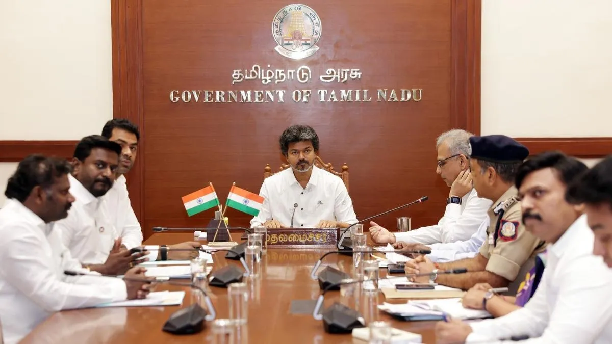 இடைத்தேர்தல் நேரத்தில் விஜய் போட்ட கணக்கு: கேரளா விரையும் தமிழக அமைச்சர்கள் குழு! பின்னணி என்ன?