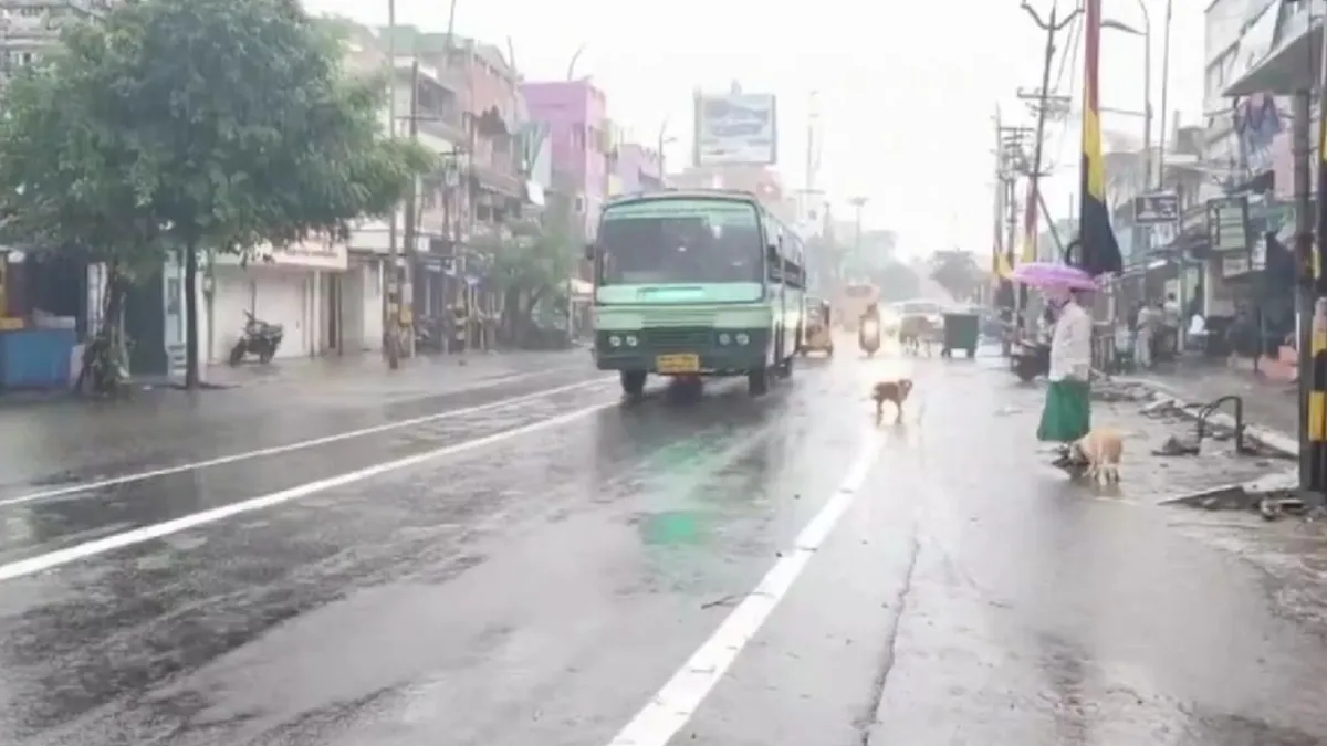 Weather: இன்று மதியம் 1 மணி வரை இந்த 10 மாவட்டங்களில் மழை கொட்டும்.. வானிலை மையம் கொடுத்த அப்டேட்!